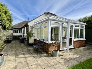 Photo 25- click for photo gallery